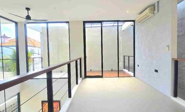 Newly Villa Modern Stylish Banjar Semer Kerobokan Bali