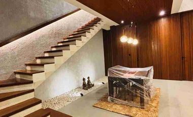 Newly Villa Modern Stylish Banjar Semer Kerobokan Bali