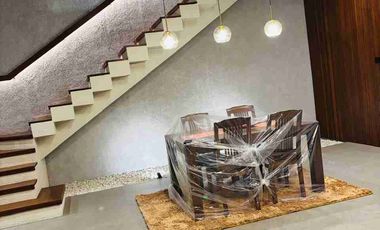 Newly Villa Modern Stylish Banjar Semer Kerobokan Bali