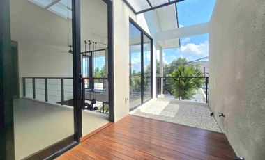 Newly Villa Modern Stylish Banjar Semer Kerobokan Bali