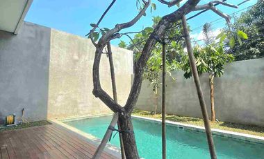 Newly Villa Modern Stylish Banjar Semer Kerobokan Bali