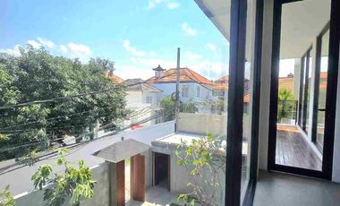 Newly Villa Modern Stylish Banjar Semer Kerobokan Bali