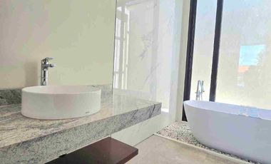 Newly Villa Modern Stylish Banjar Semer Kerobokan Bali