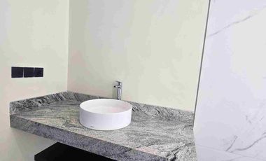 Newly Villa Modern Stylish Banjar Semer Kerobokan Bali