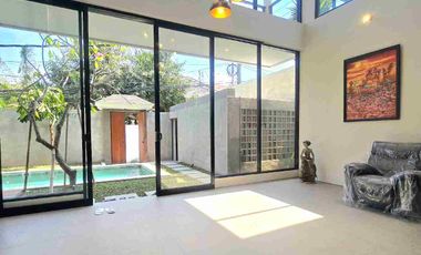 Newly Villa Modern Stylish Banjar Semer Kerobokan Bali