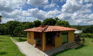 CASA-FINCA EN VENTA EN VILLAS DEL PALMAR, TURBACO DE 6000 MTS2 CON PISCINA