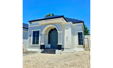 Dijual Rumah Classic Eropa di Lamjabat - Secantik ini Hanya 750 Juta!