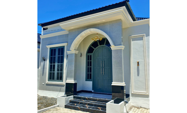 Dijual Rumah Classic Eropa di Lamjabat - Secantik ini Hanya 750 Juta!