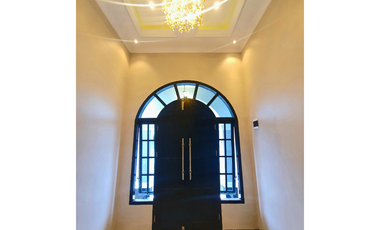 Dijual Rumah Classic Eropa di Lamjabat - Secantik ini Hanya 750 Juta!