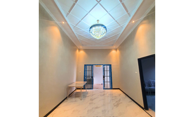 Dijual Rumah Classic Eropa di Lamjabat - Secantik ini Hanya 750 Juta!