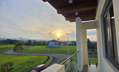 VENARE FOR LEASE HOUSE AND LOT