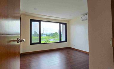 VENARE FOR LEASE HOUSE AND LOT