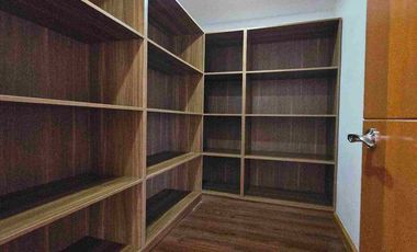 VENARE FOR LEASE HOUSE AND LOT