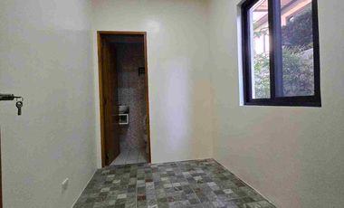 VENARE FOR LEASE HOUSE AND LOT