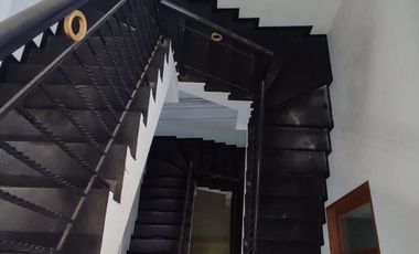 Ruko Hook 3.5 lantai di Gajahmada, Depok, Lokasi top pusat Semarang