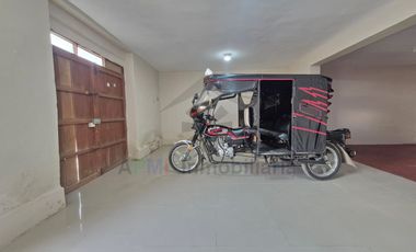 REMATE DE CASA DE 2 PISOS MUY CERCA AL COLEGIO CIMA DE MONSEFÚ