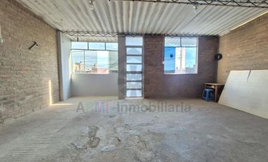 REMATE DE CASA DE 2 PISOS MUY CERCA AL COLEGIO CIMA DE MONSEFÚ