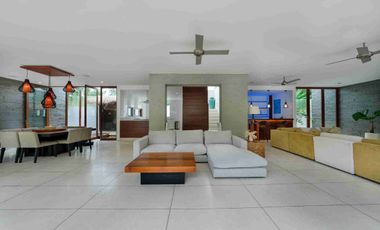 LUXURY 5 BEDROOMS VILLA IN PANDAK GEDE FOR RENT