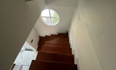 Dijual Townhouse American Style Minimalis Modern di Pusat Kota Denpasar.