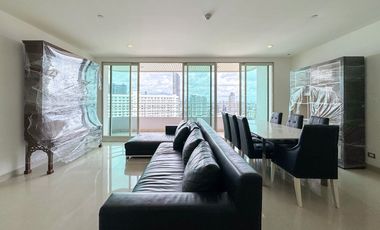 Rare Item! Luxurious Riverside Living at Watermark Chaophraya – 145.94 sq.m., High Floor with Panoramic River View