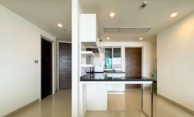 Rare Item! Luxurious Riverside Living at Watermark Chaophraya – 145.94 sq.m., High Floor with Panoramic River View