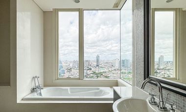 Rare Item! Luxurious Riverside Living at Watermark Chaophraya – 145.94 sq.m., High Floor with Panoramic River View