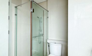 Rare Item! Luxurious Riverside Living at Watermark Chaophraya – 145.94 sq.m., High Floor with Panoramic River View