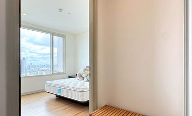 Rare Item! Luxurious Riverside Living at Watermark Chaophraya – 145.94 sq.m., High Floor with Panoramic River View