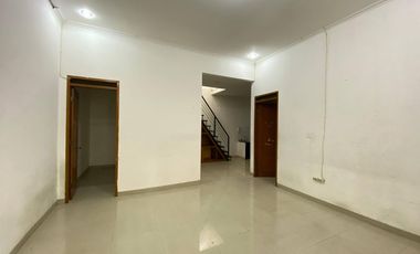 Rumah Siap Huni Bisa Untuk Usaha di Mainroad Mekar Wangi Bandung