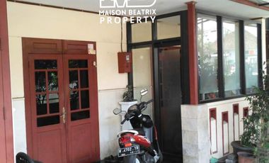 DIJUAL RUMAH + 3 TOKO PINGGIR JALAN DI SALATIGA - JAWA TENGAH