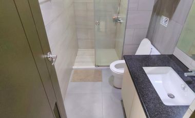Princeview Parksuites Binondo 43.40 sqm 1 bedroom furnished unit w/balcony for sale