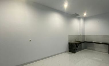 Sewa Cepat Rumah Teluk Gong 4 lantai Ada Rooftop Brand New