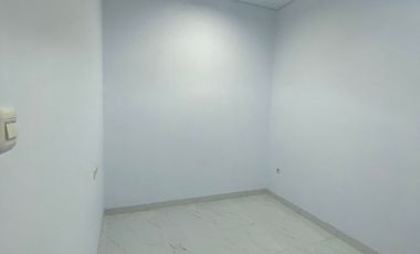 Sewa Cepat Rumah Teluk Gong 4 lantai Ada Rooftop Brand New