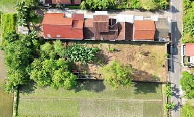 10 Menit UGM Jogja, Rumah 2 Lantai Free Kolam Renang, Langsung Pemilik.