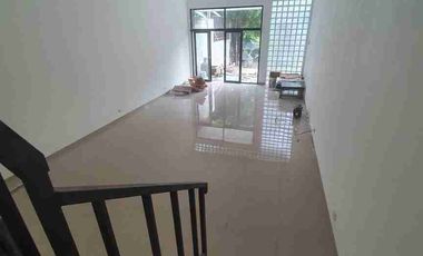 Ruko Strategis Di Pinggir Jalan Raya Bintaro Sektor 9 Bs17010