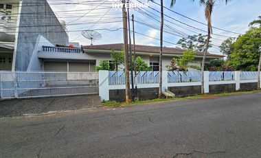 Rumah Hook Super Adem Dijual Puri Indah Dalam Cluster Ada Taman - LT 532m2