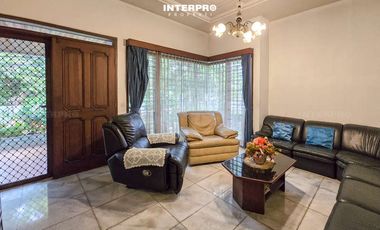 Rumah Hook Super Adem Dijual Puri Indah Dalam Cluster Ada Taman - LT 532m2