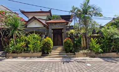 VILLA FOR QUICK SALE FULLY FURNISHED IN SEMINYAK