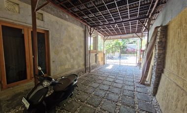 VILLA FOR QUICK SALE FULLY FURNISHED IN SEMINYAK