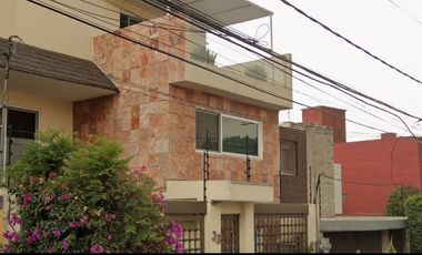 CASA EN CIUDAD SATELITE NAUCALPAN DE JUAREZ EN GRAN VENTA DE REMATE