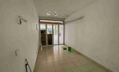 Disewakan Rumah 2 lantai dekat kolam renang dalam cluster di summarecon bekasi