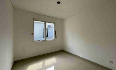 Disewakan Rumah 2 lantai dekat kolam renang dalam cluster di summarecon bekasi