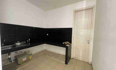 Disewakan Rumah 2 lantai dekat kolam renang dalam cluster di summarecon bekasi