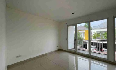 Disewakan Rumah 2 lantai dekat kolam renang dalam cluster di summarecon bekasi