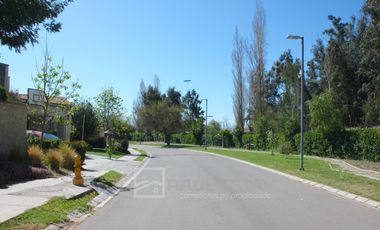 Vendemos Hermosa y amplia Casa en exclusivo Condominio