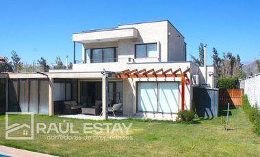 Vendemos Hermosa y amplia Casa en exclusivo Condominio