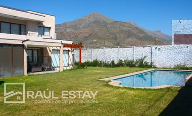 Vendemos Hermosa y amplia Casa en exclusivo Condominio