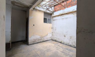 VENDO CASA LOTE EN EL BARRIO AURORA