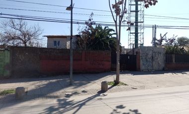 Casa con amplio Terreno en Peñalolén.