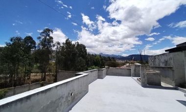 Casa en venta, sector Alangasi, cerca de Supermaxi San Gabriel
